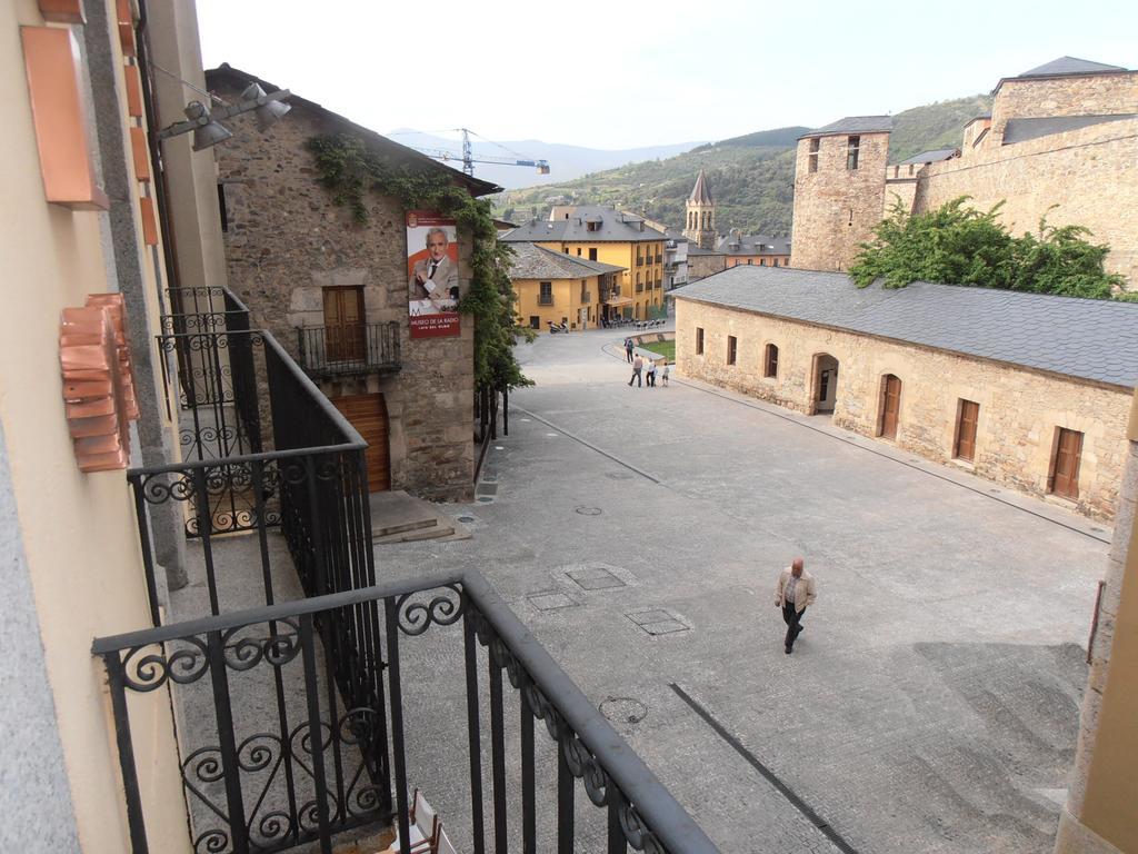 Hostal Virgen De La Encina Ponferrada Zimmer foto